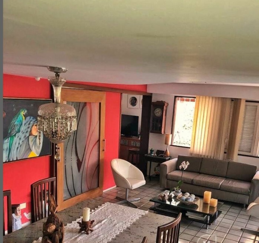 Casa à venda no Poço: 