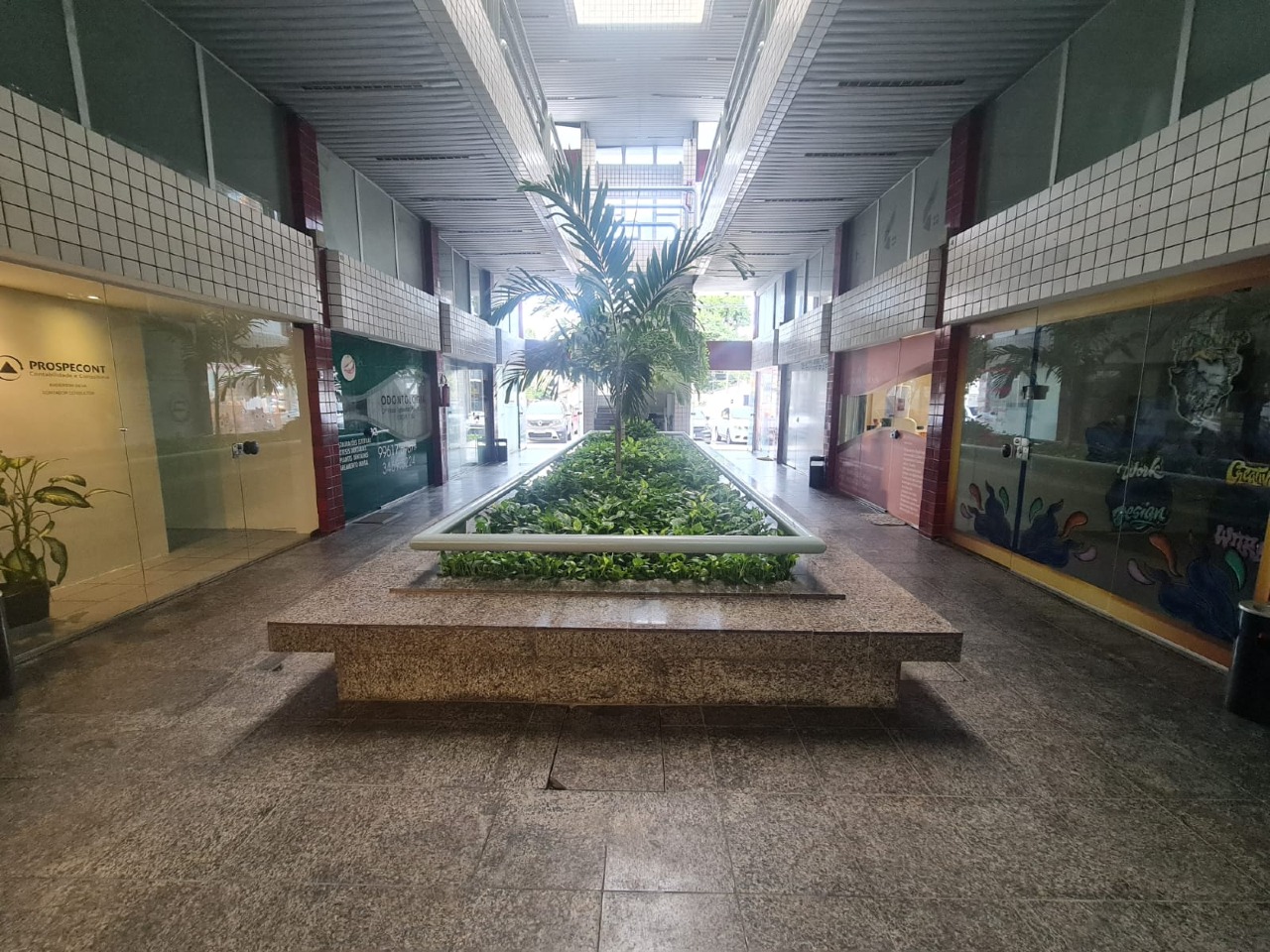 Sala à venda no Candeias: 