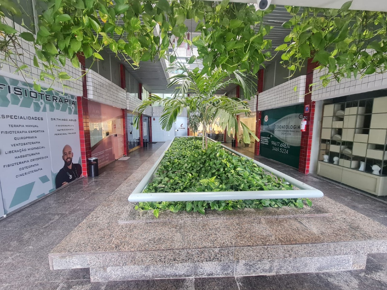 Sala à venda no Candeias: 