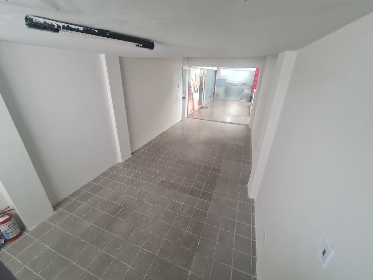 Sala à venda no Candeias: 