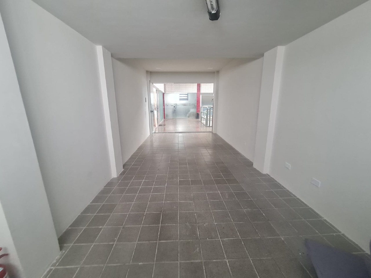 Sala à venda no Candeias: 