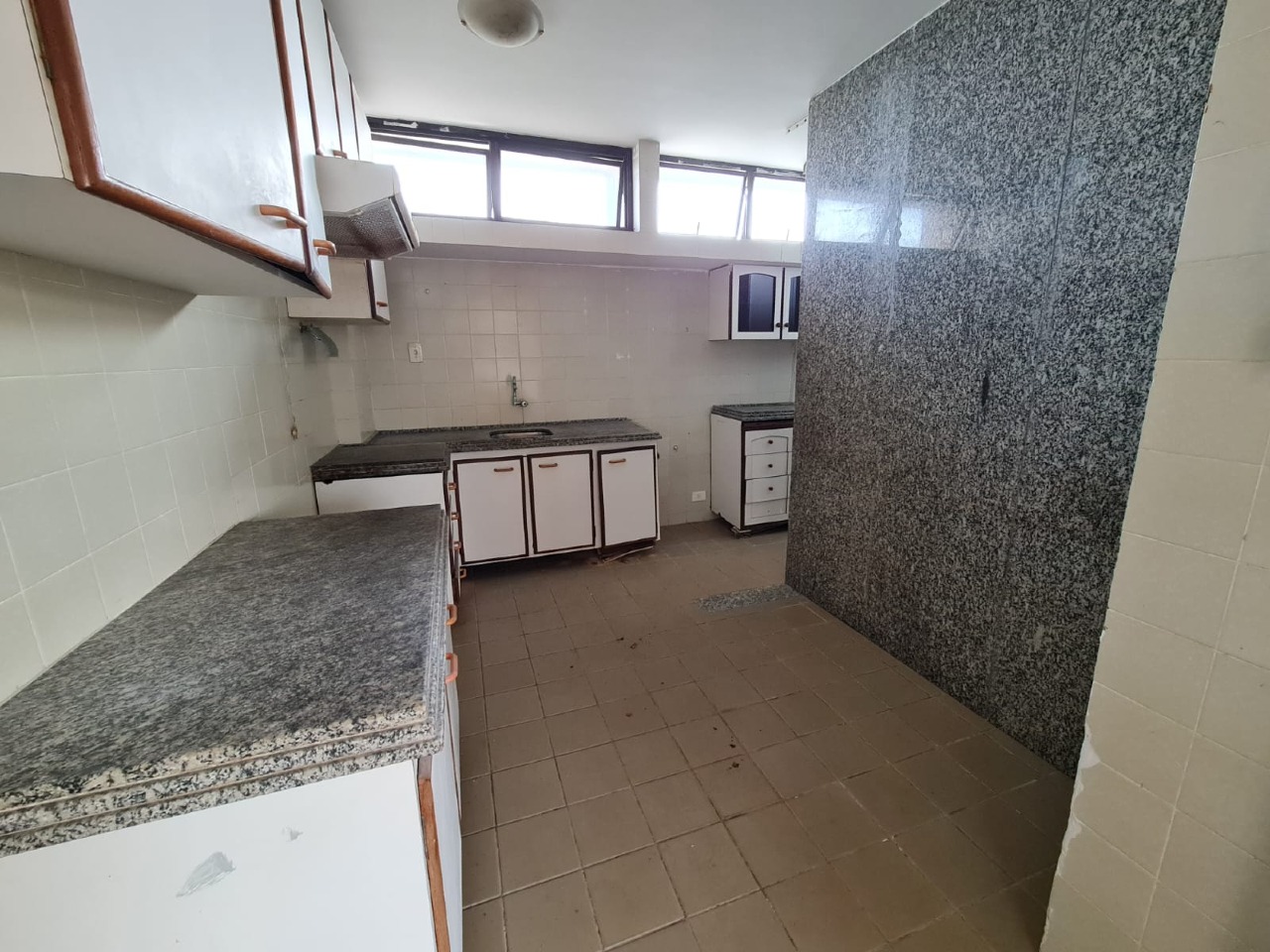 Cobertura à venda no Candeias: 