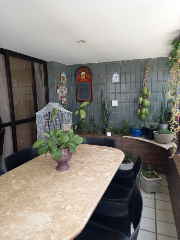 Apartamento à venda no Candeias: 