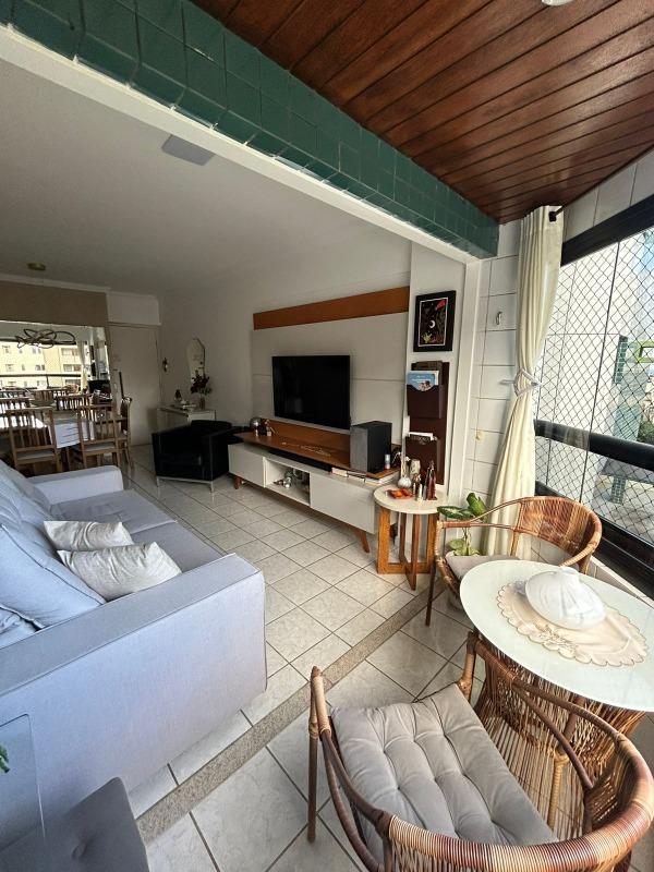 Apartamento à venda no Candeias: 