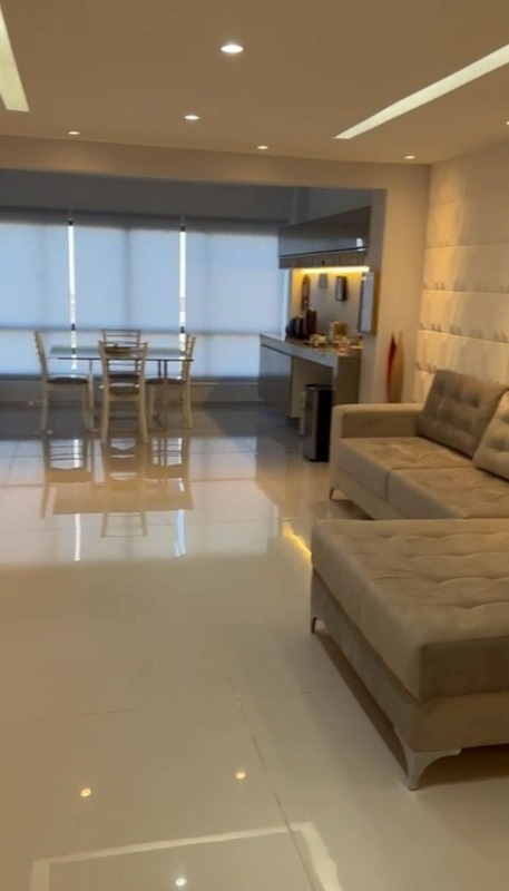 Apartamento à venda no Candeias: 