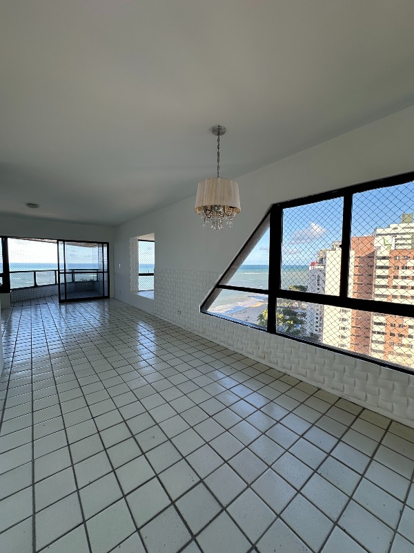 Apartamento à venda no Candeias: 