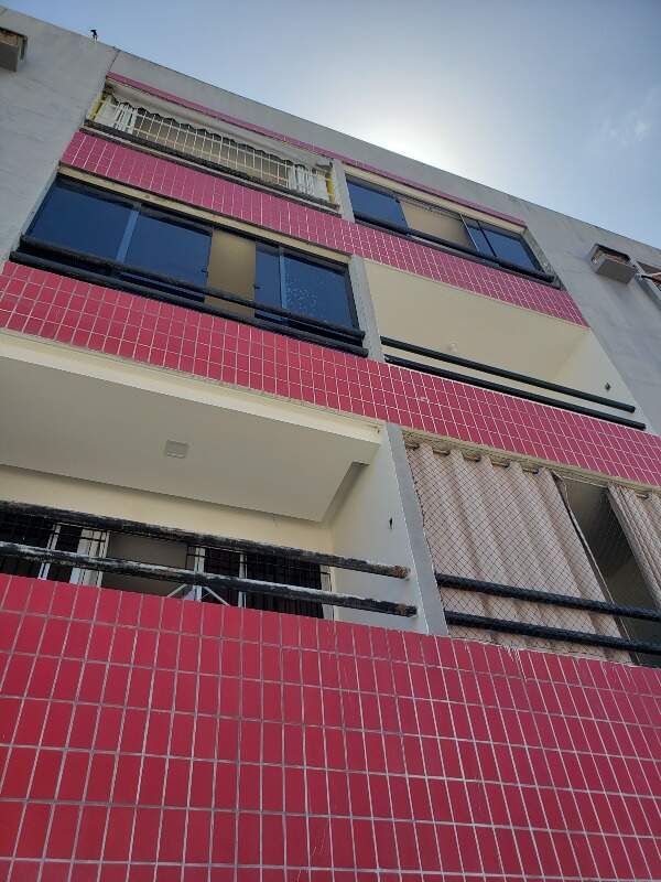 Apartamento à venda no Candeias: 