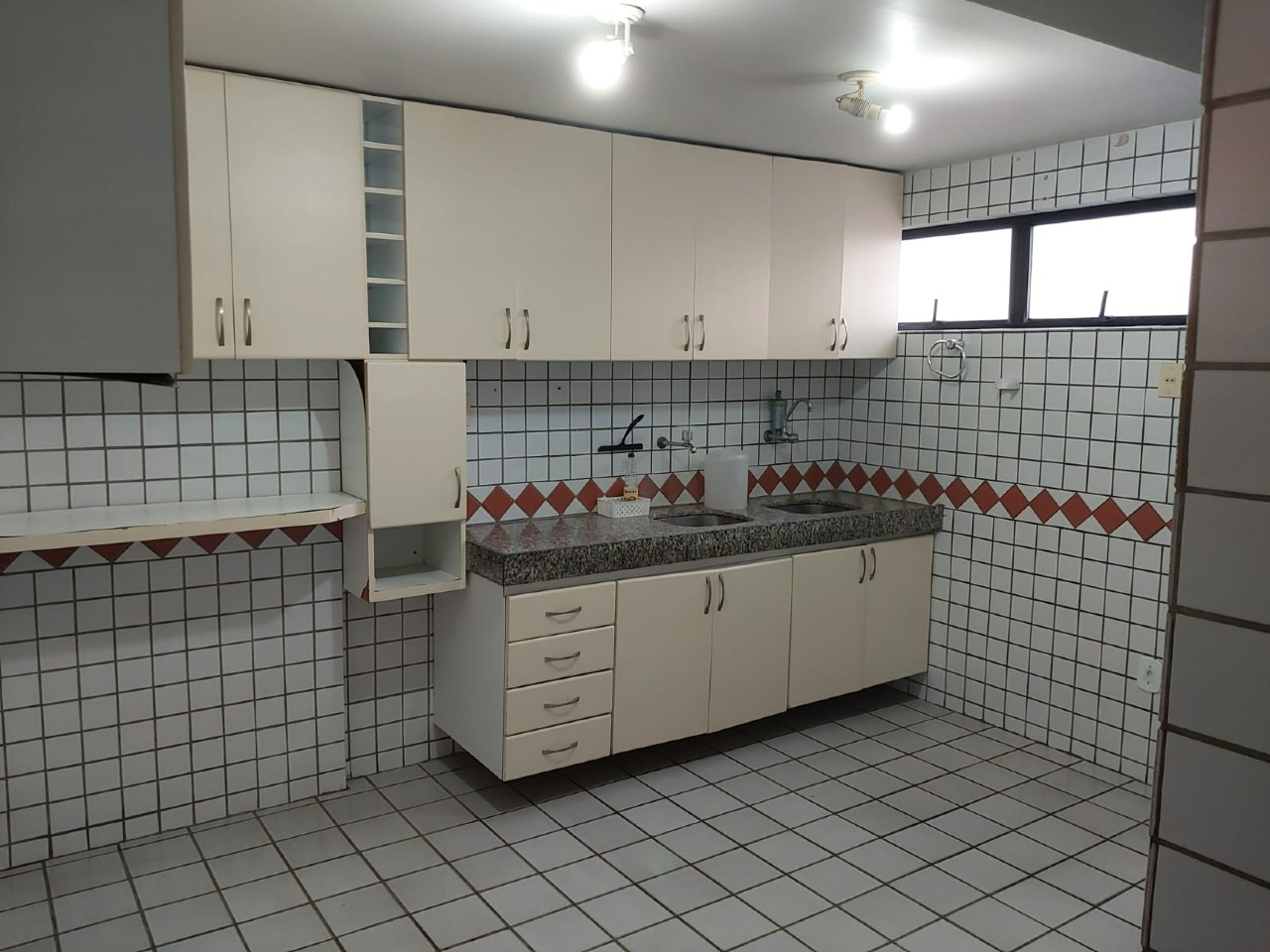 Apartamento à venda no Tamarineira: 