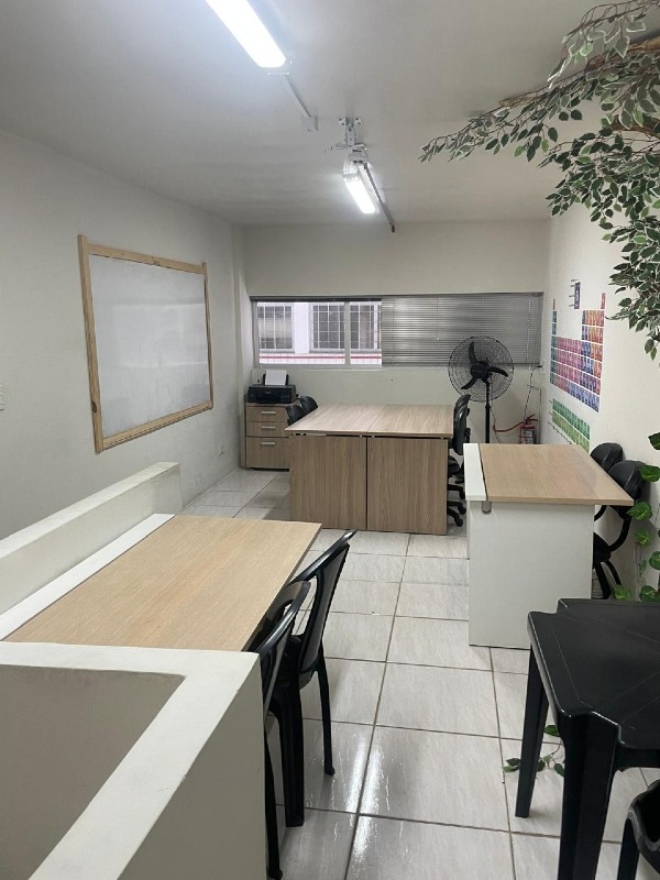 Sala à venda no Candeias: 