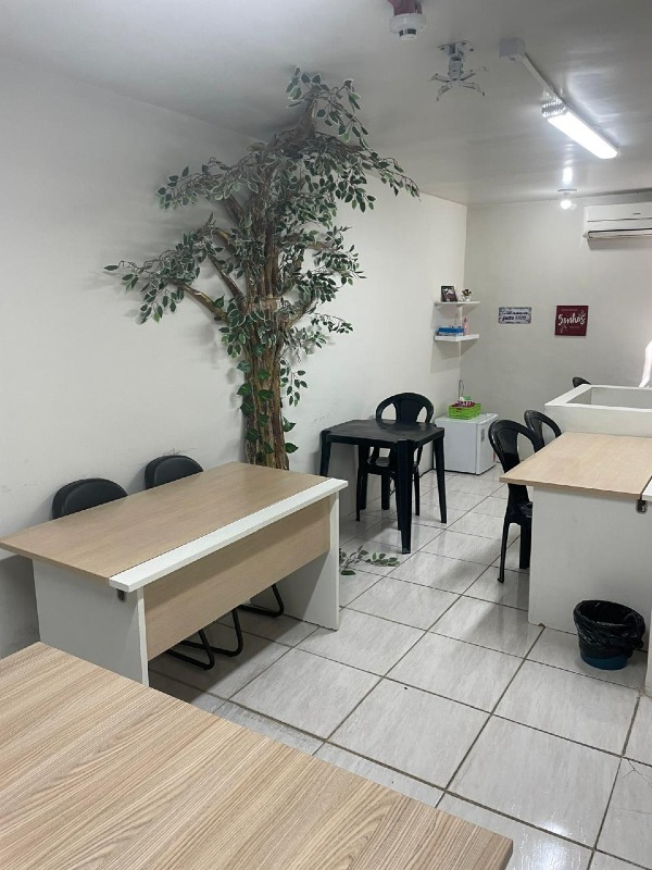 Sala à venda no Candeias: 