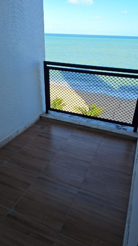 Andar corrido à venda no Candeias: 