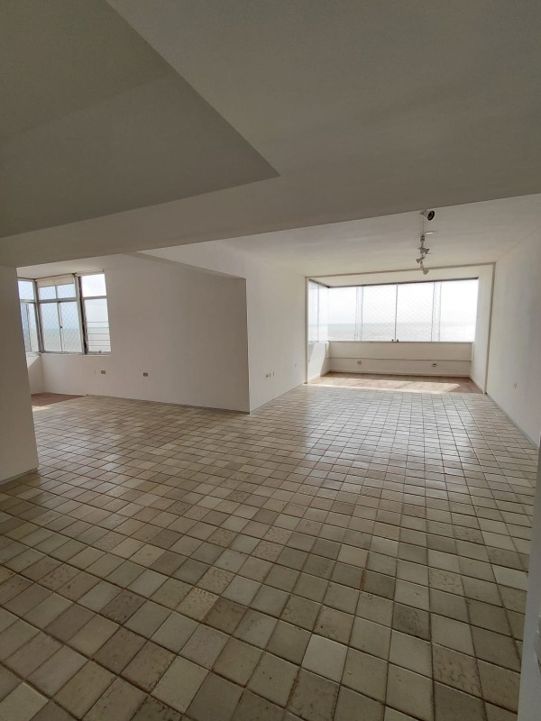 Apartamento à venda no Candeias: 