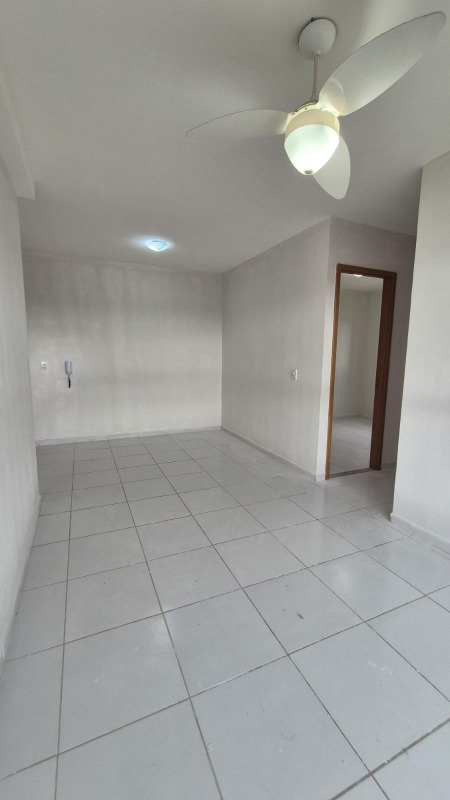 Apartamento para aluguel no Candeias: 