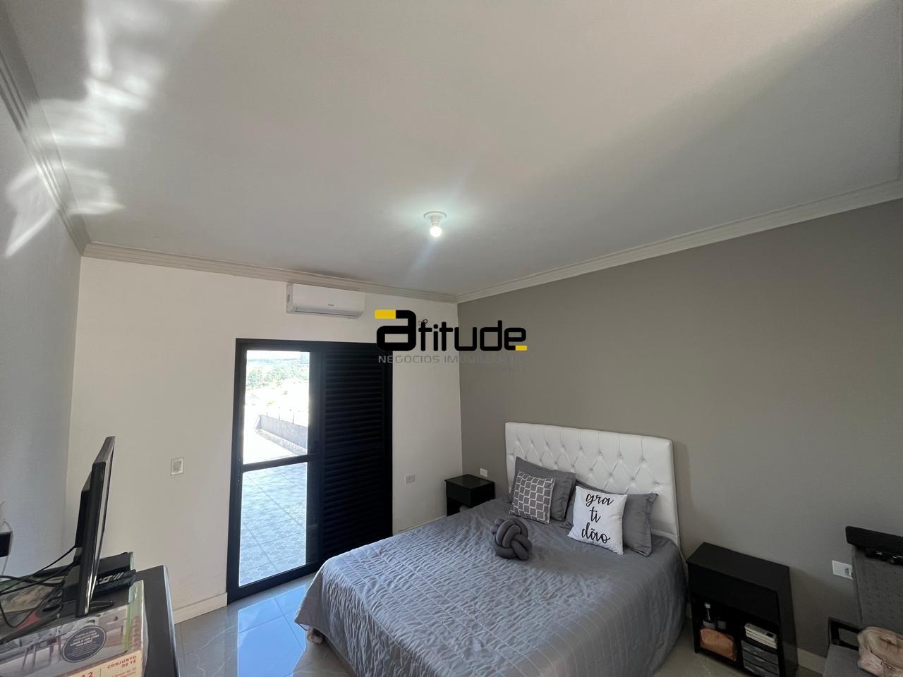 Casa em condomínio para à venda no Suru em Santana de Parnaíba por 1.880.000,00: 