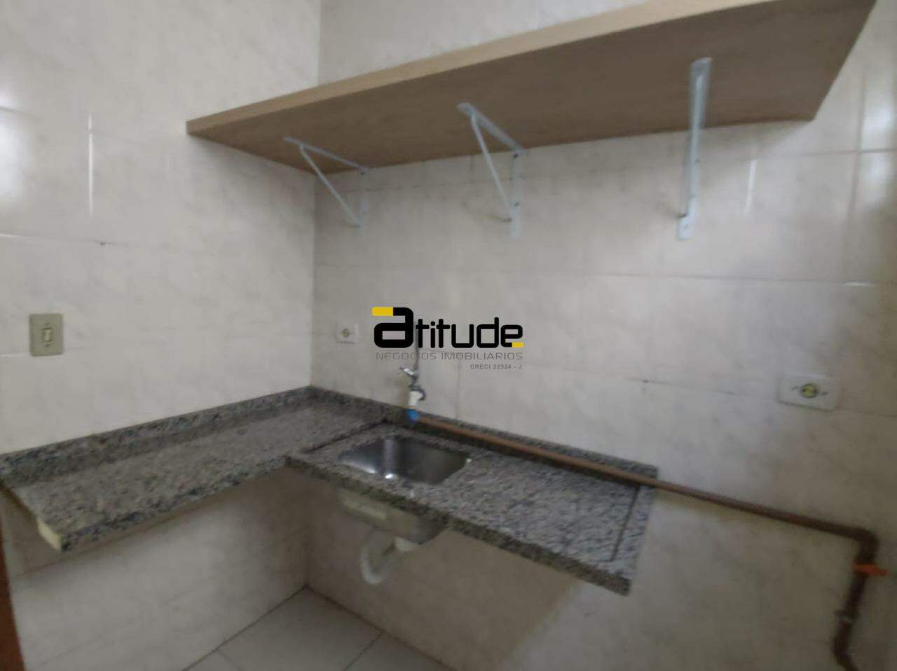 Sala para para aluguel no Jardim dos Camargos em Barueri por 2.500,00: 