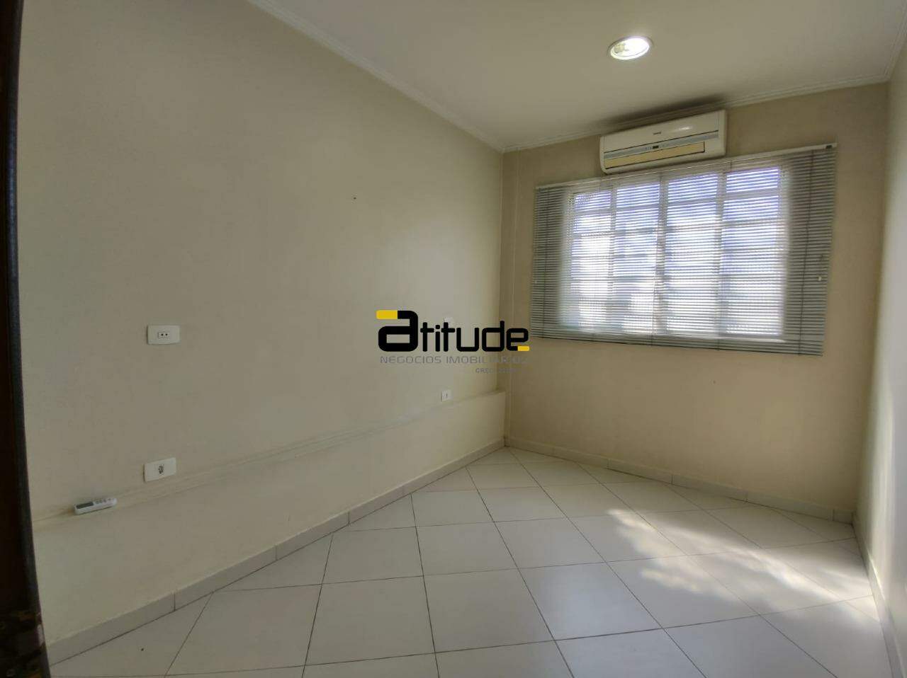 Sala para para aluguel no Jardim dos Camargos em Barueri por 2.500,00: 