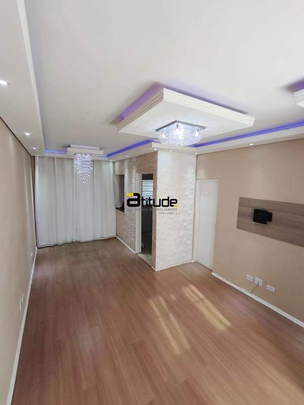 Casa em condomínio para à venda no Jardim Rosa Emília em Jandira por 379.000,00: 