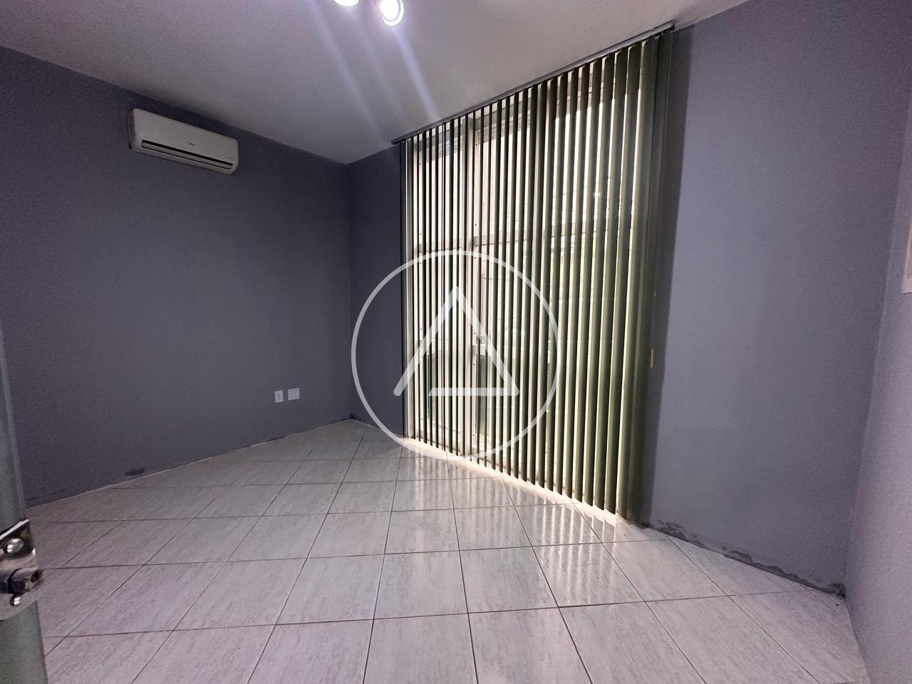 Casa comercial para aluguel no Centro: 