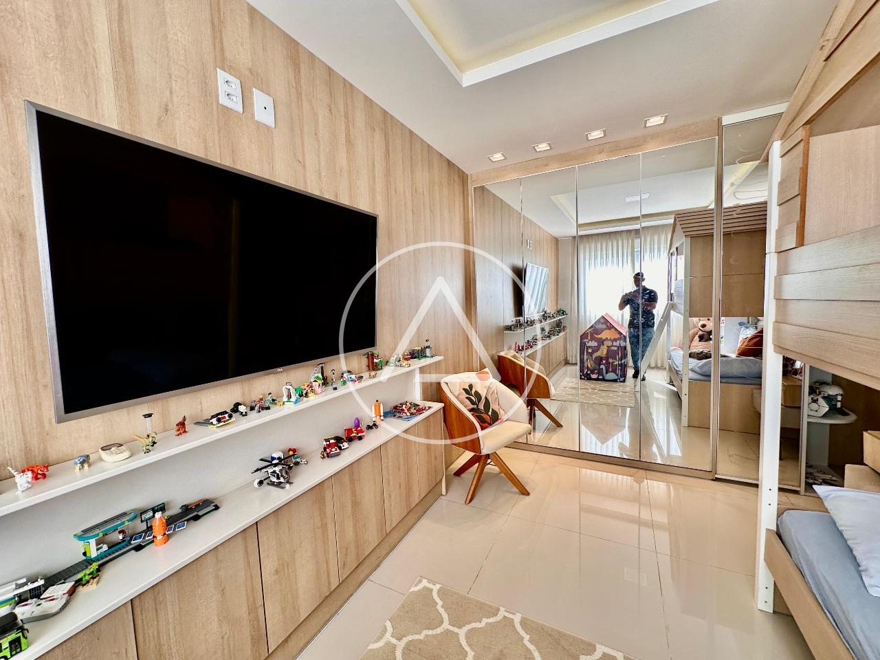 Casa em condomínio à venda no Vale dos Cristais: 