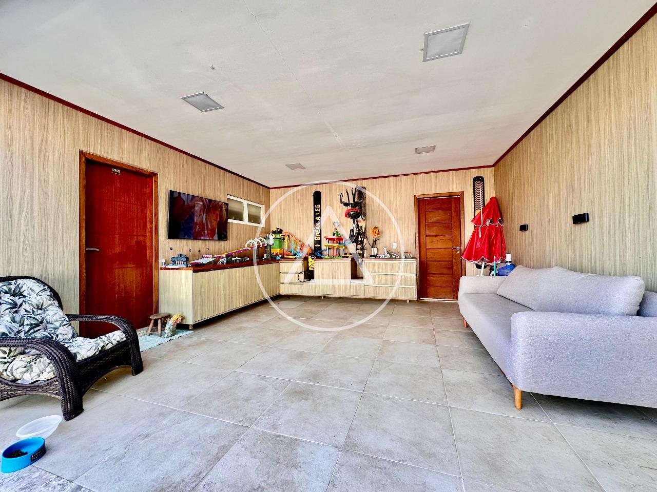 Casa em condomínio à venda no Vale dos Cristais: 