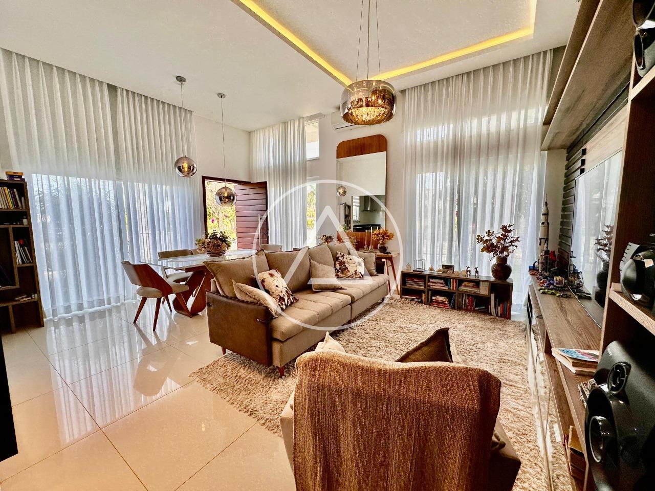 Casa em condomínio à venda no Vale dos Cristais: 