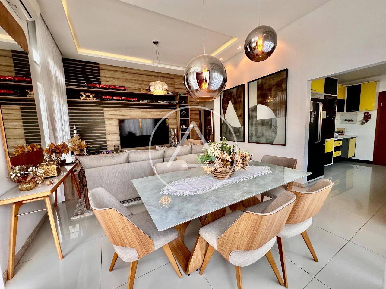 Casa em condomínio à venda no Vale dos Cristais: 