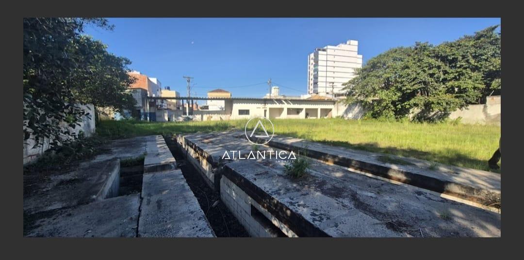 Terreno à venda no Centro: 