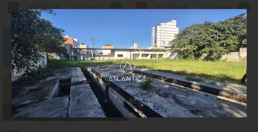 Terreno à venda no Centro: 