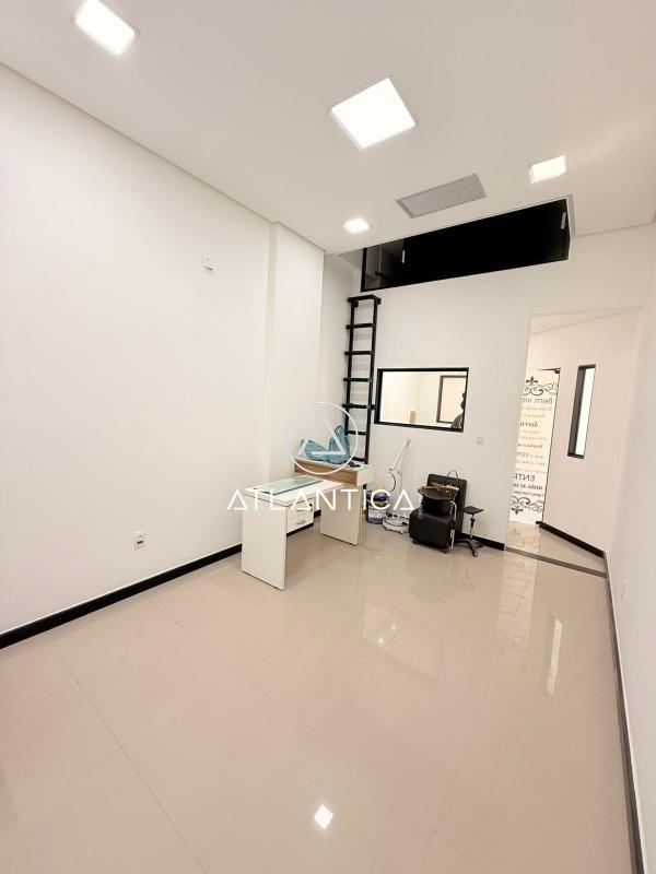 Sala à venda no Centro: 