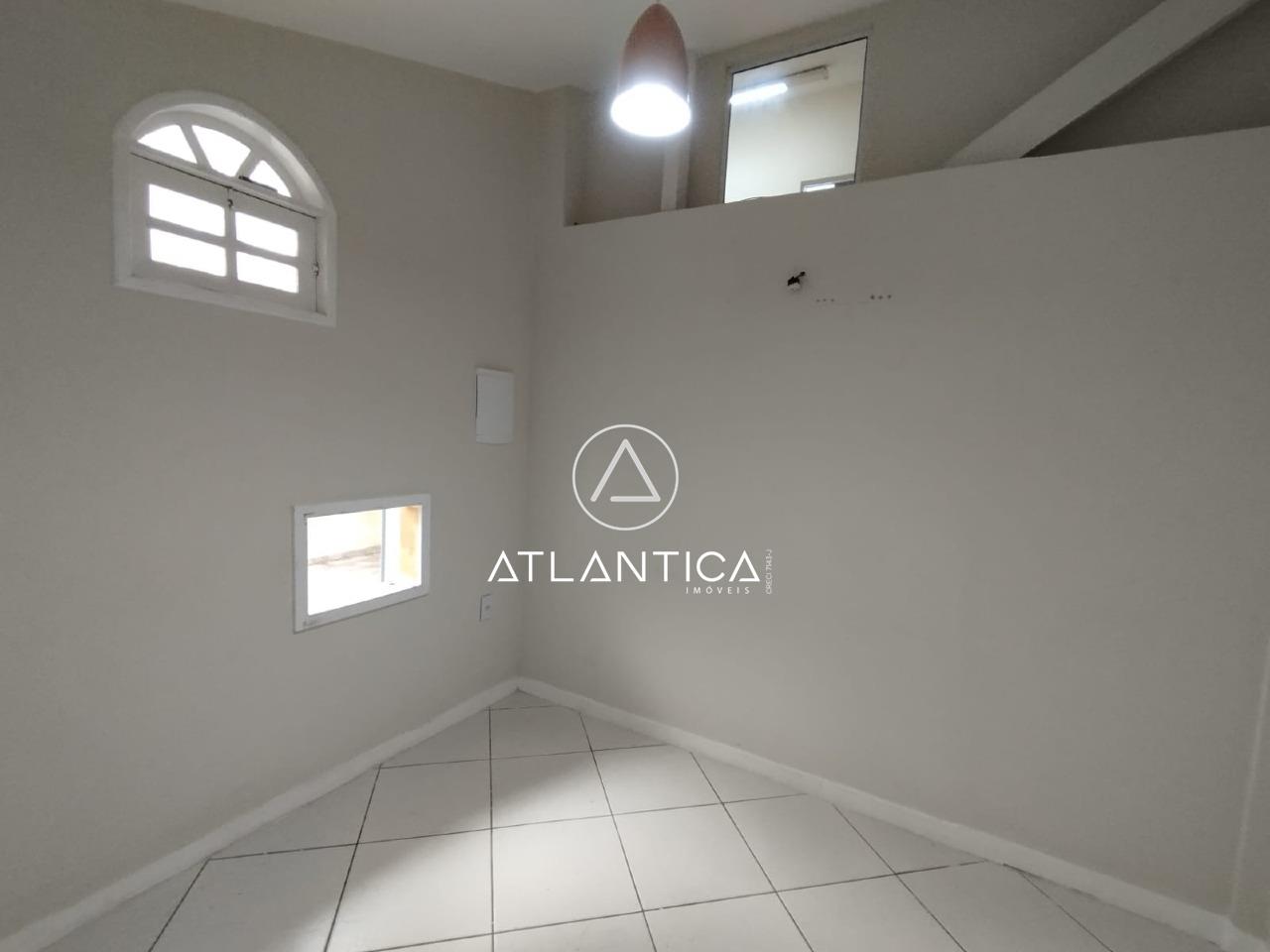 Sala comercial para aluguel no Cavaleiros: 