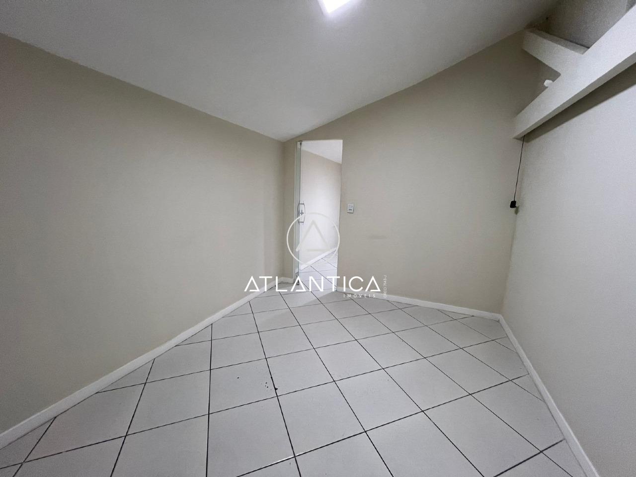 Sala comercial para aluguel no Cavaleiros: 