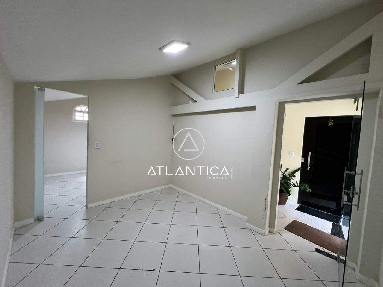 Sala comercial para aluguel no Cavaleiros: 