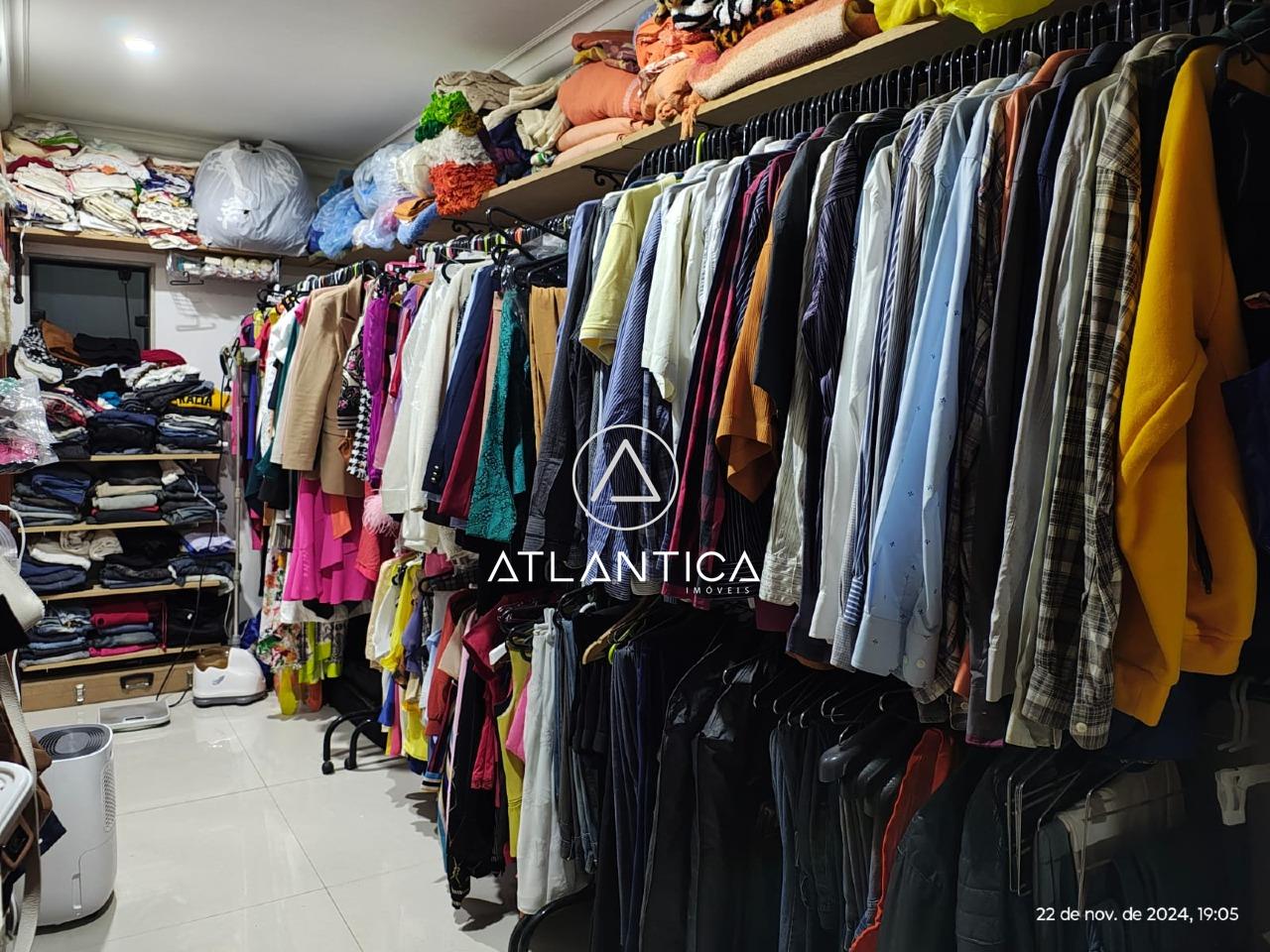 Casa em condomínio à venda no Granja dos Cavaleiros: 