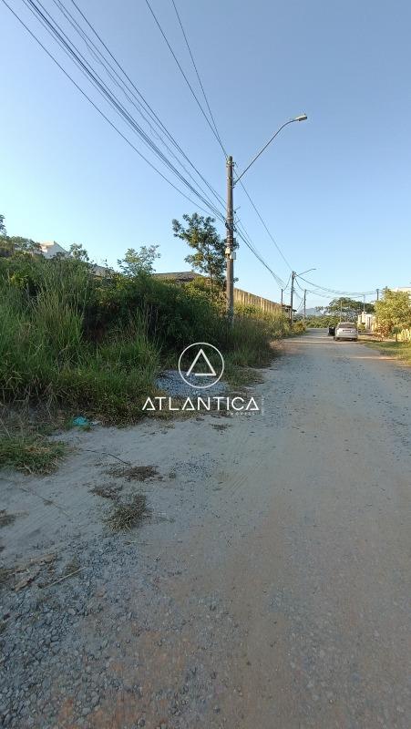 Terreno à venda no Extensão Serramar: 