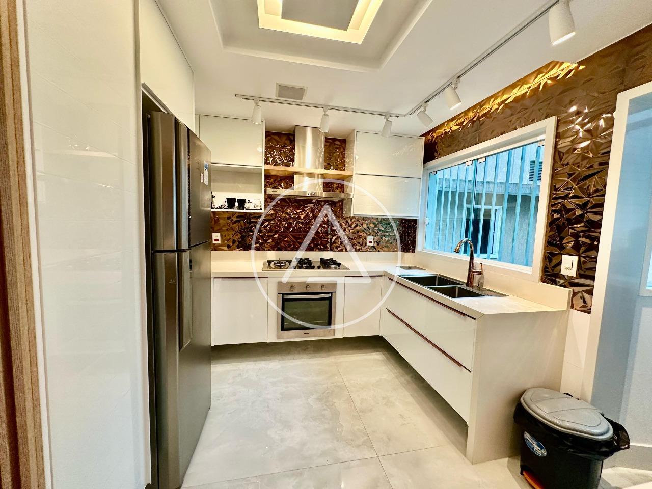 Apartamento à venda no Costazul: 