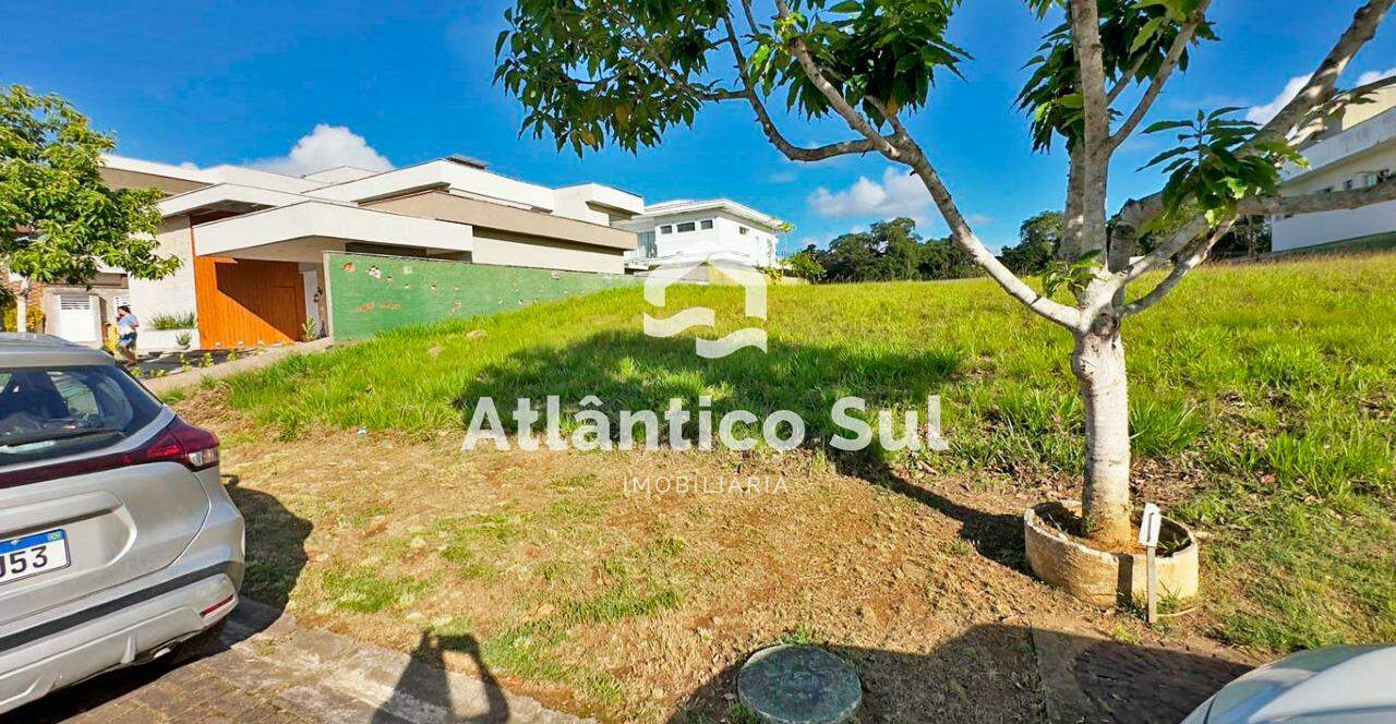 Lote em condomínio à venda no Salobrinho: 