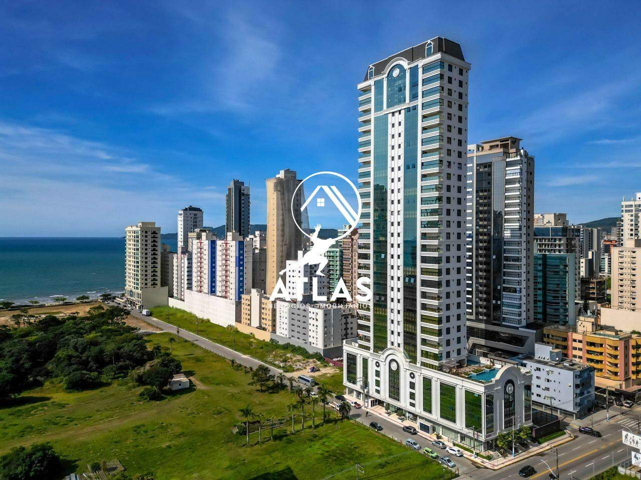 Apartamento de 4 quartos, 183m² no bairro Meia Praia, em Itapema | Eu Corretor