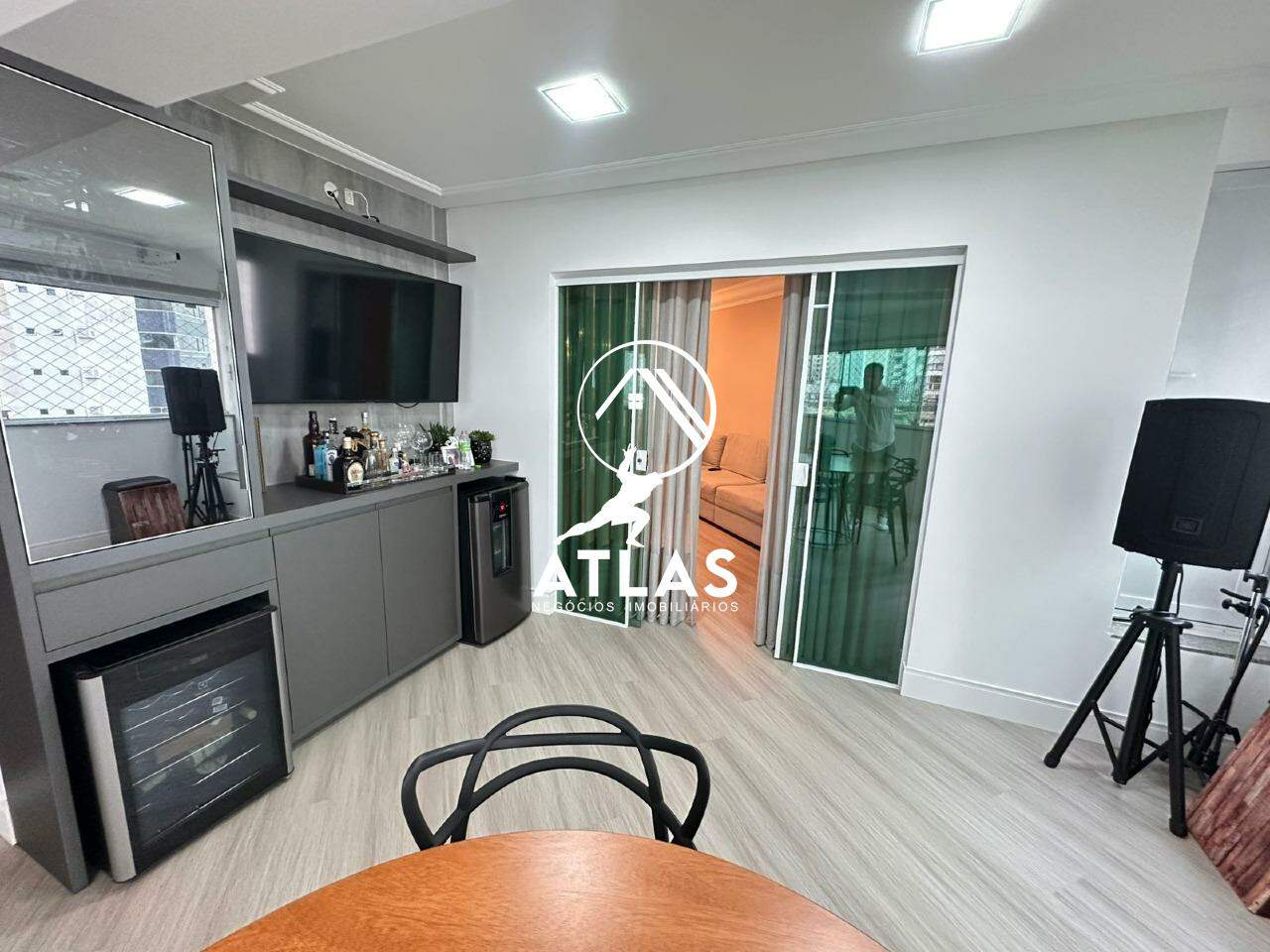 Apartamento de 3 quartos, 134m² no bairro Centro, em Balneário Camboriú | Eu Corretor