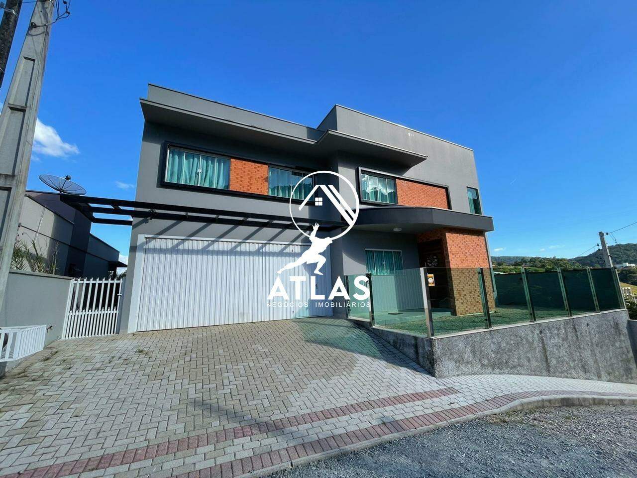 Casa de 450m² no bairro Dom Joaquim, em Brusque | Eu Corretor