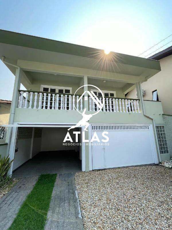 Casa de 3 quartos, 262m² no bairro Jardim Maluche, em Brusque | Eu Corretor