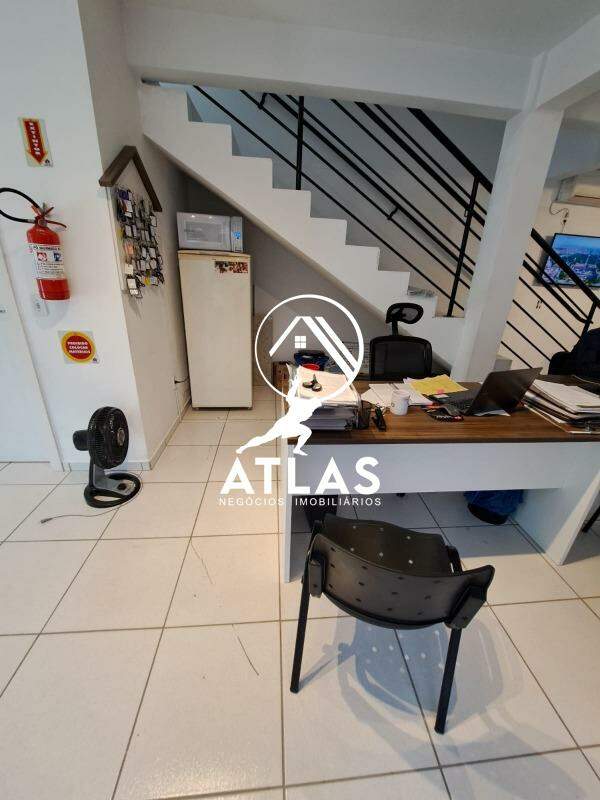 Sala Comercial de 90m² no bairro Centro, em Guabiruba | Eu Corretor