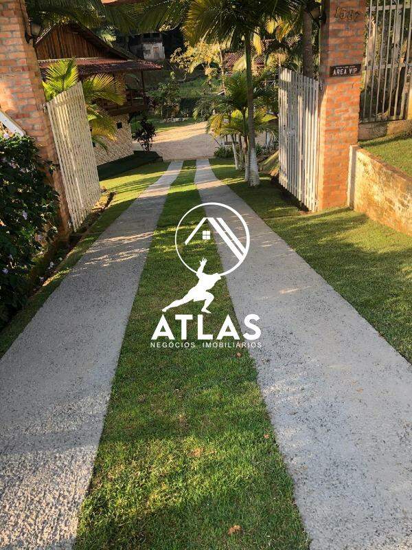 Fazenda/Sítios/Chácaras de 6 quartos, 200m² no bairro Guabiruba Sul, em Guabiruba | Eu Corretor