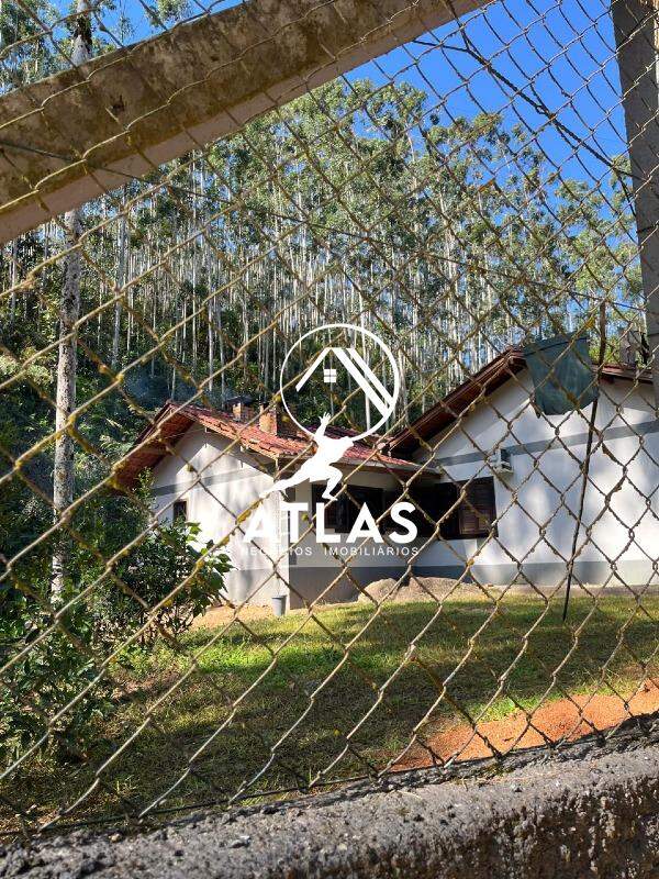 Fazenda/Sítios/Chácaras de 3 quartos, 200m² no bairro São João, em Brusque | Eu Corretor