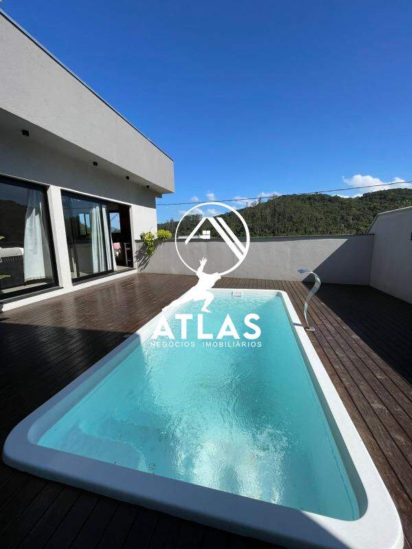 Deck com Piscina