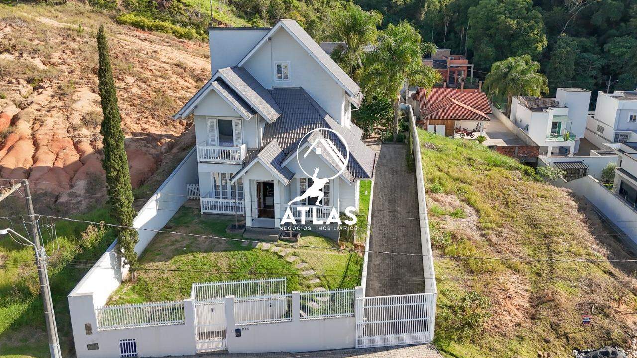 Casa de 4 quartos, 260m² no bairro Souza Cruz, em Brusque | Eu Corretor