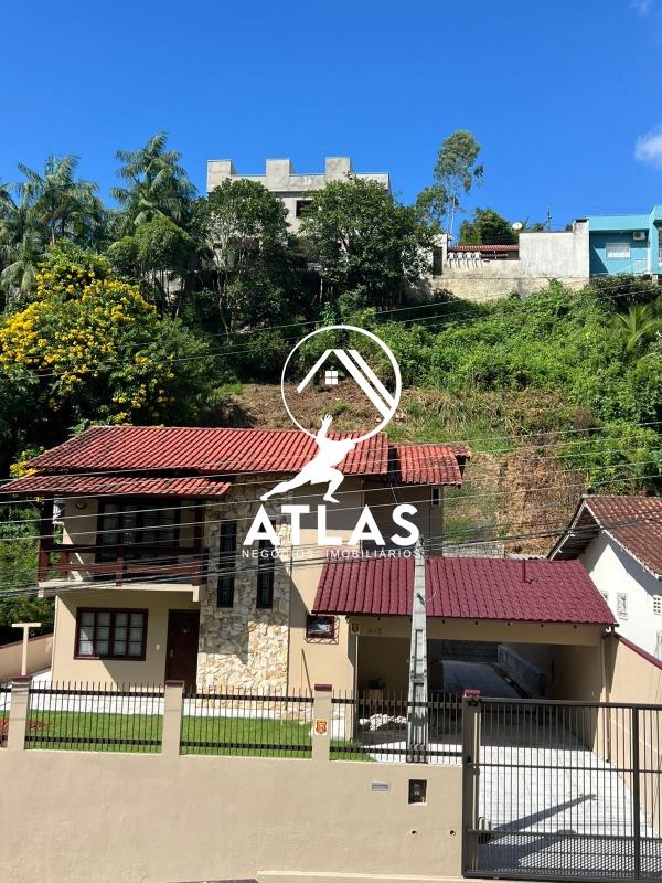 Casa de 3 quartos, 195m² no bairro Azambuja, em Brusque | Eu Corretor