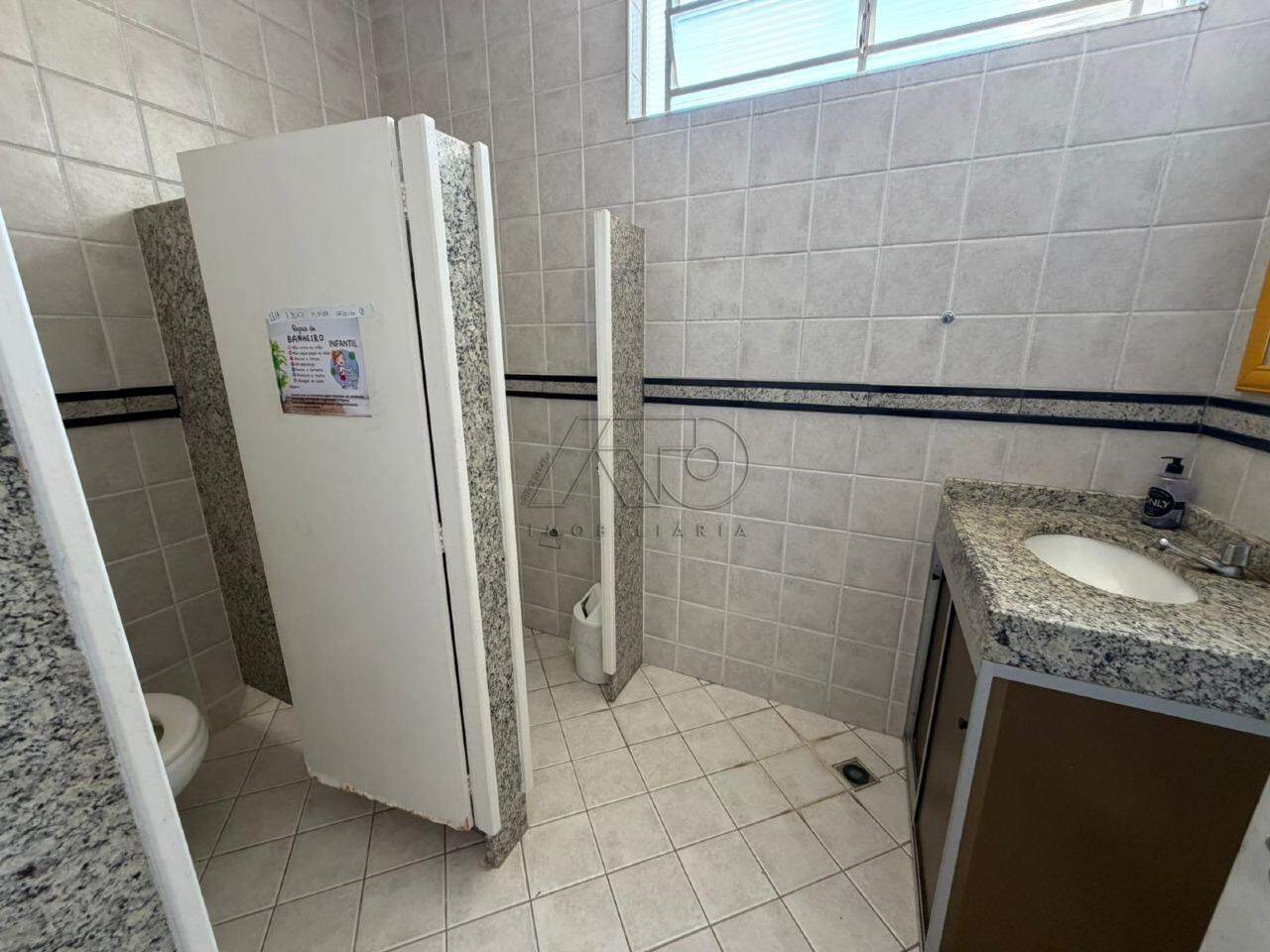Salão para aluguel no VILA REZENDE: 