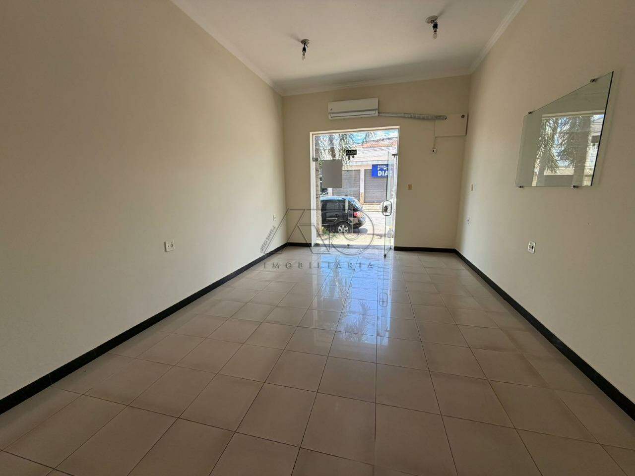 Salão para aluguel no VILA REZENDE: 
