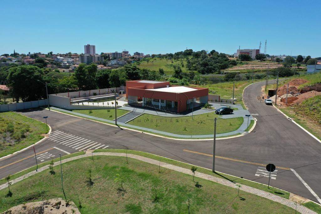 Terreno em Condomínio à venda no Conjunto Residencial Frei Fidelis suítes banheiros vagas: 