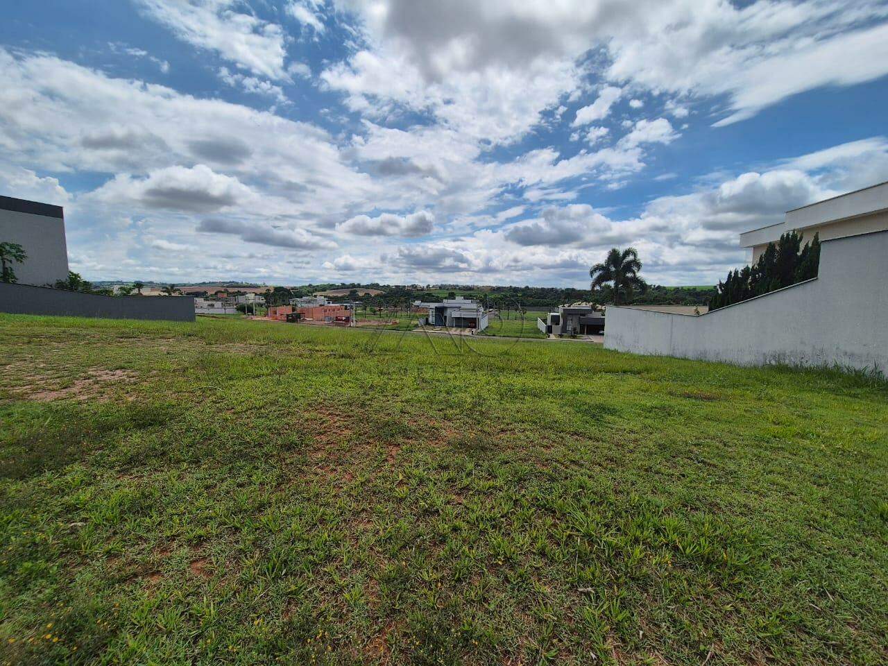 Terreno em Condomínio à venda no Residencial Terras de Ártemis (Ártemis): 